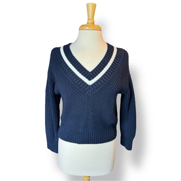 Abercrombie & Fitch Sweaters - Abercrombie & Fitch Navy and White V-Neck Sweater